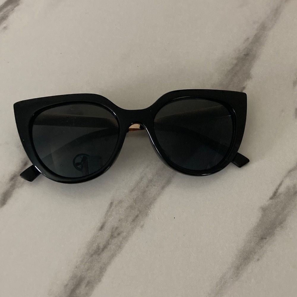 Black Cat-Eye Sunglasses - Unbranded